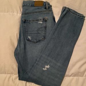 American Eagle Outfitters Mom Jean - Size 0 Regular